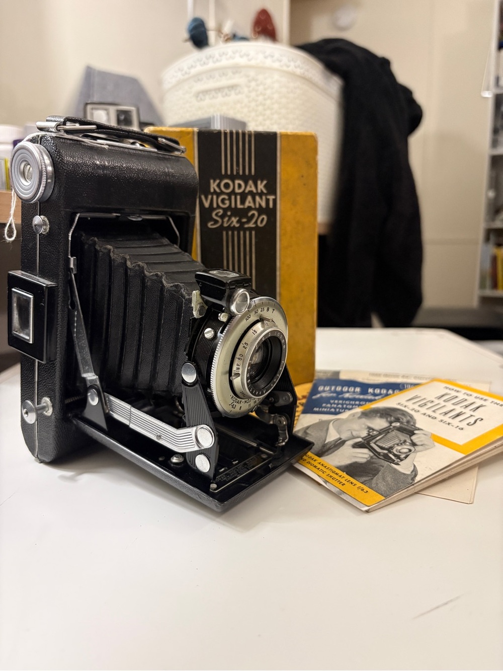 Vintage Kodak Vigilant Six-20 Folding Camera with original Yellow Box